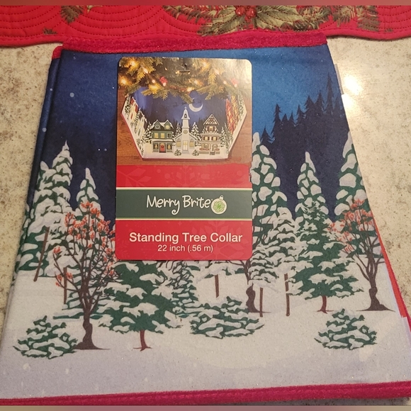 Merry Brite Standing Christmas Tree Collar - Picture 4 of 5